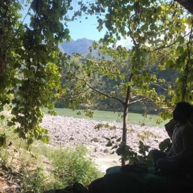 Taras-World-Meditatewithme_Cave