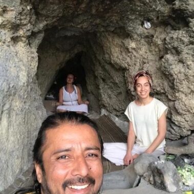 Taras-World-Meditatewithme_Cave