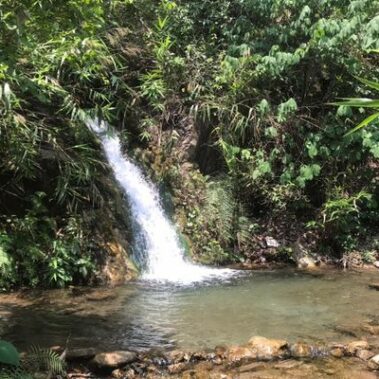 Taras-World-Meditatewithme_Waterfall